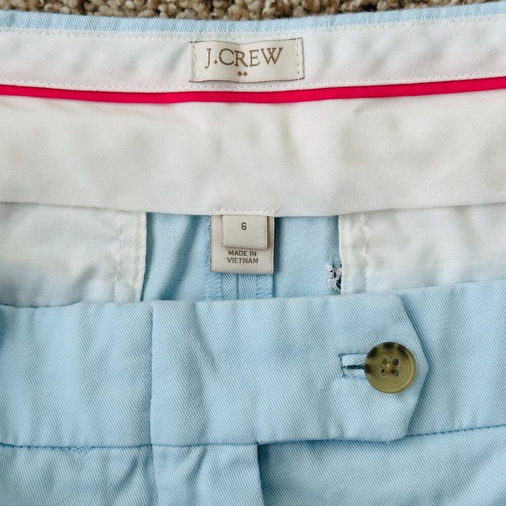 🦢 J Crew 🦢 Chino City Fit Flat Front Blue Shorts Swan Embroidery Womens Size 6 - Picture 3 of 7